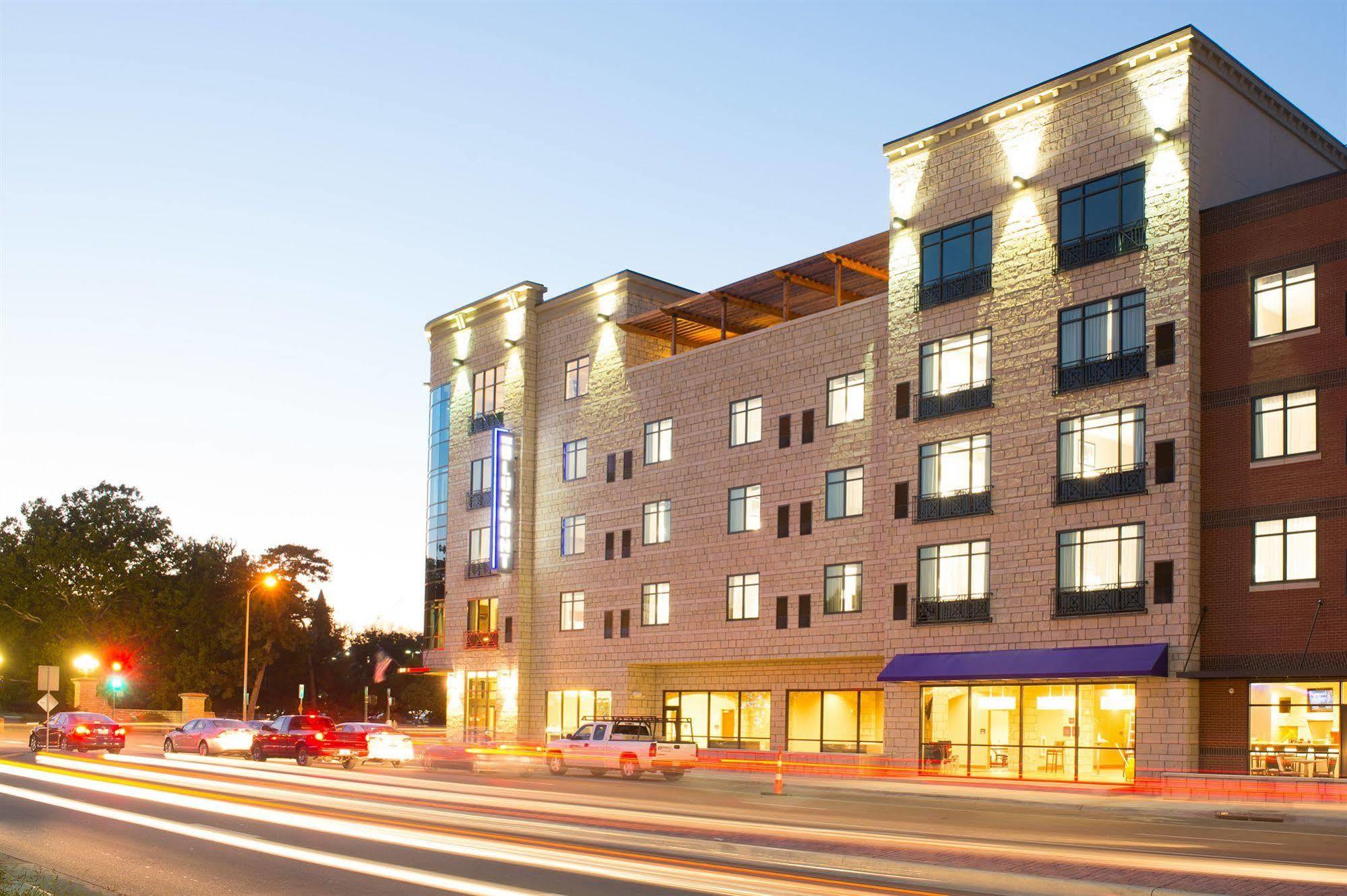 Bluemont Hotel Manhattan Exterior photo